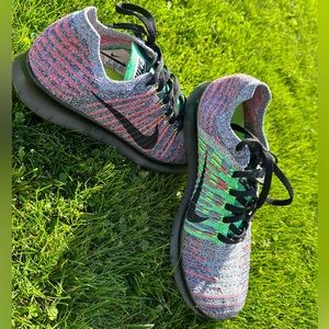 NIKE Free RUN FlyKnit Women's size 7.5